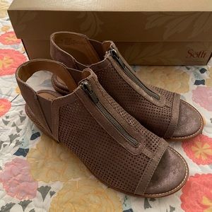 Sofft Nelda Zip Sandals Size 8